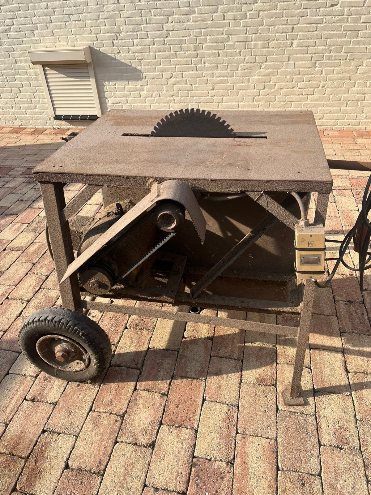 Zaagmachine op krachtstroom., Ophalen, Cirkelzaag, 70 mm of meer, Zo goed als nieuw