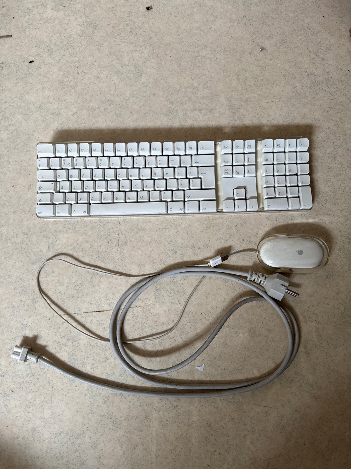 Apple Imac G4 toetsenbord en muis set, Gebruikt, Ophalen of Verzenden, Qwerty, Numeriek gedeelte