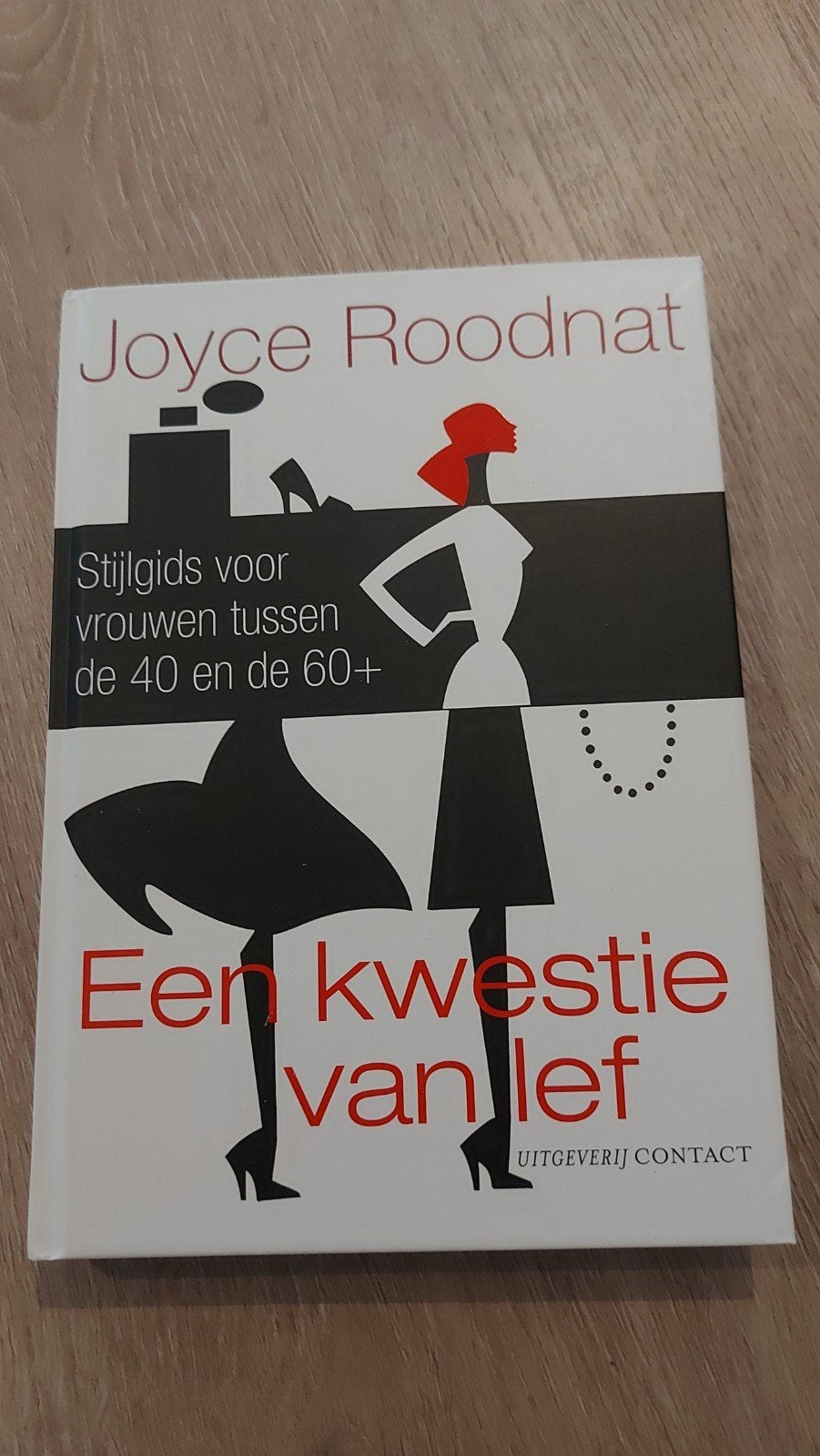 M: Stijlgids voor vrouwen tussen 40 en de 60+ - Joyce Roodna, Boeken, Ophalen of Verzenden, Gelezen, Joyce Roodnat, Nederland