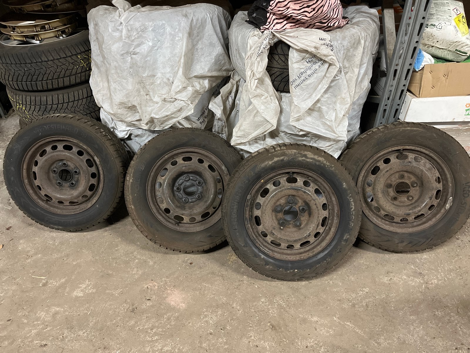 Winterbanden met velgen 195/65r15 5x114,3 ng 67,1mm mazda, Auto-onderdelen, Ophalen, Gebruikt, 15 inch, Banden en Velgen