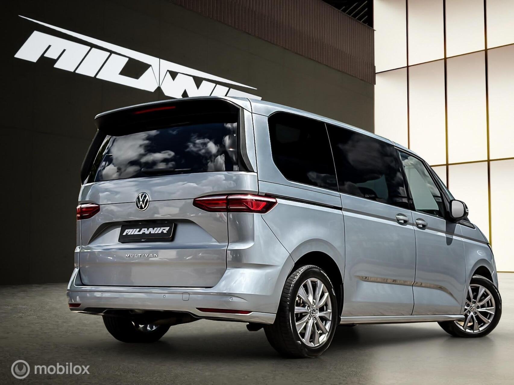 Volkswagen MULTIVAN 2.0 Benzine |Pano|Massage|VOL!, Automaat, Stof, Gebruikt, 1922 kg
