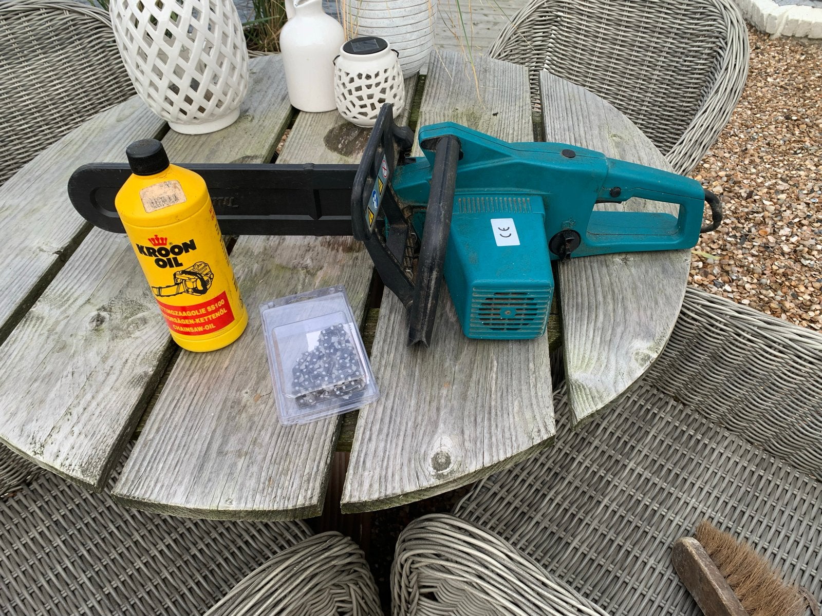 Makita Kettingzaag DES 300 met nieuwe ketting en olie