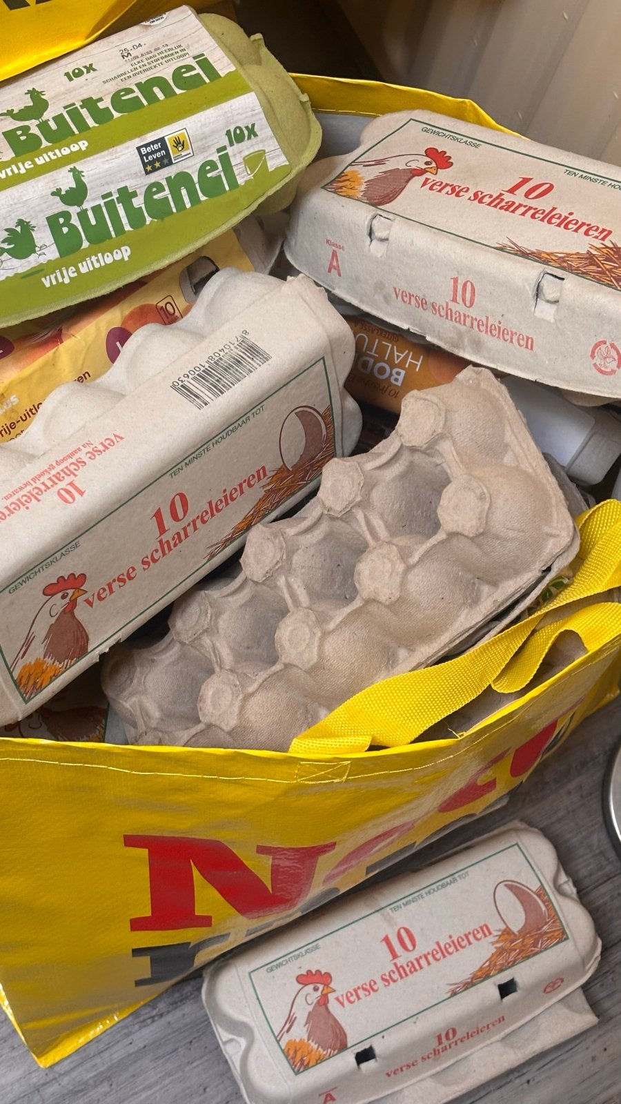 Gratis eierdozen, Ophalen, Zo goed als nieuw, Drinken en Voederen