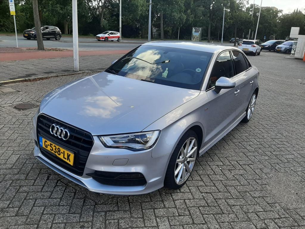 Audi A3 1.6 TDI 81KW Sedan S-tronic 2015 Grijs, Auto's, Audi, Particulier, A3, Airbags, Airconditioning, Bluetooth, Elektrische ramen