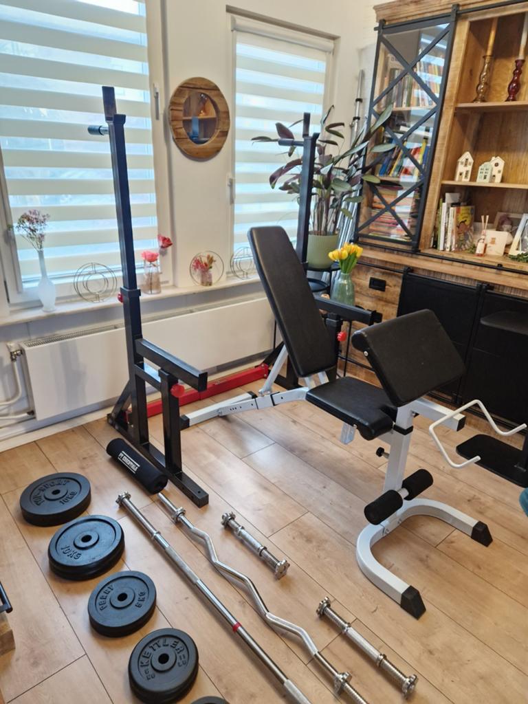 squatrek bankje halterstangen dumbels en ijzer gewichten, Sport en Fitness, Fitnessmaterialen, Ophalen of Verzenden, Zo goed als nieuw