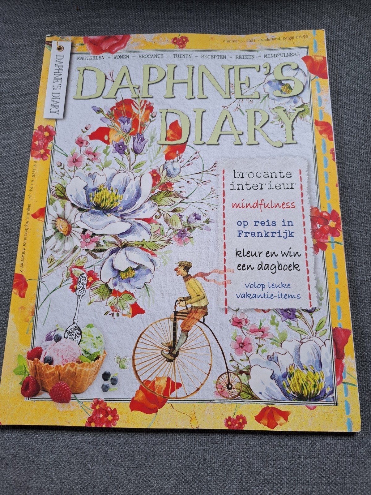 T: Daphne's Diary Magazine - Nummer 5 - 2021, Ophalen of Verzenden, Zo goed als nieuw, Overige typen