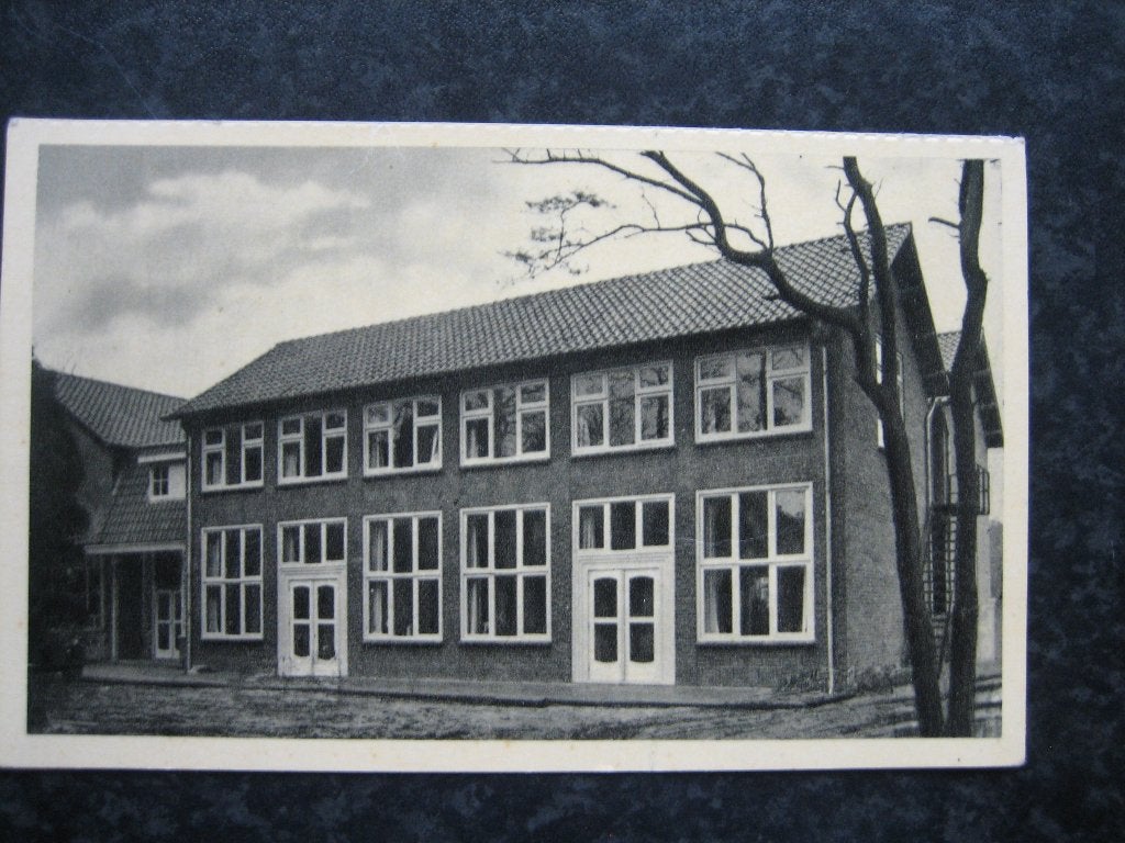 VIERHOUTEN Kinder koloniehuis St Willibrord Hoofdgebouw, Ophalen of Verzenden, 1940 tot 1960, Gelderland