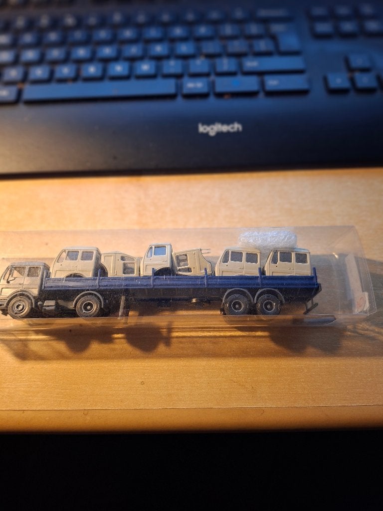 Kibri Mercedes Benz "cabine-transport", Hobby en Vrije tijd, Ophalen of Verzenden, Bus of Vrachtwagen, Overige merken