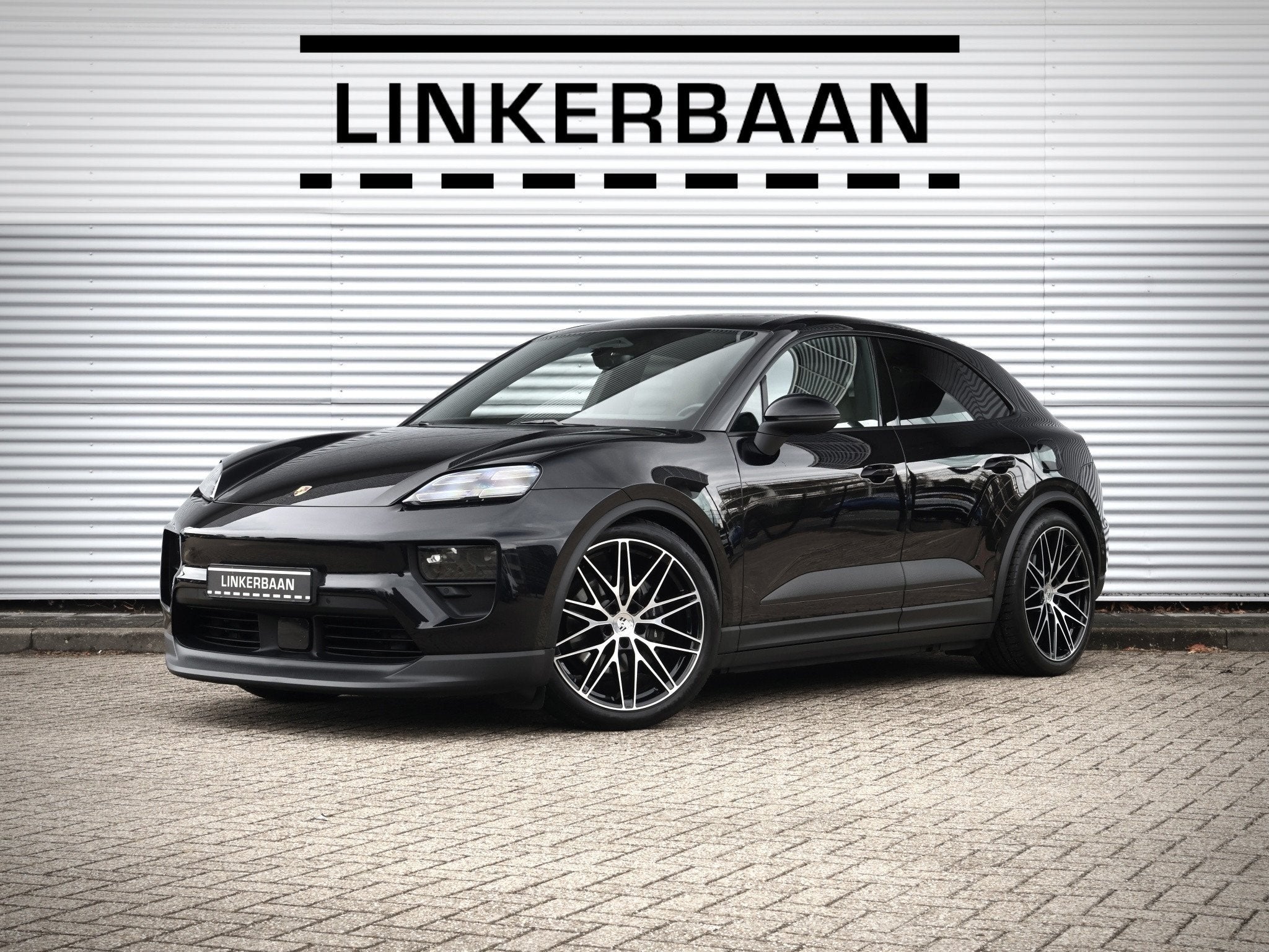 Porsche Macan 4 100kWh | Pano | Luchtvering | PDLS | Sport C, Auto's, Automaat, 0 cilinders, Gebruikt, 2000 kg