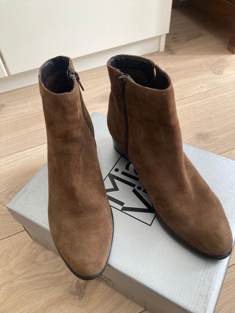Bruin / taupe laarsjes van Mia Via maat 37, Kleding | Dames, Schoenen, Bruin, Lage of Enkellaarzen, Mia_Via, Ophalen of Verzenden