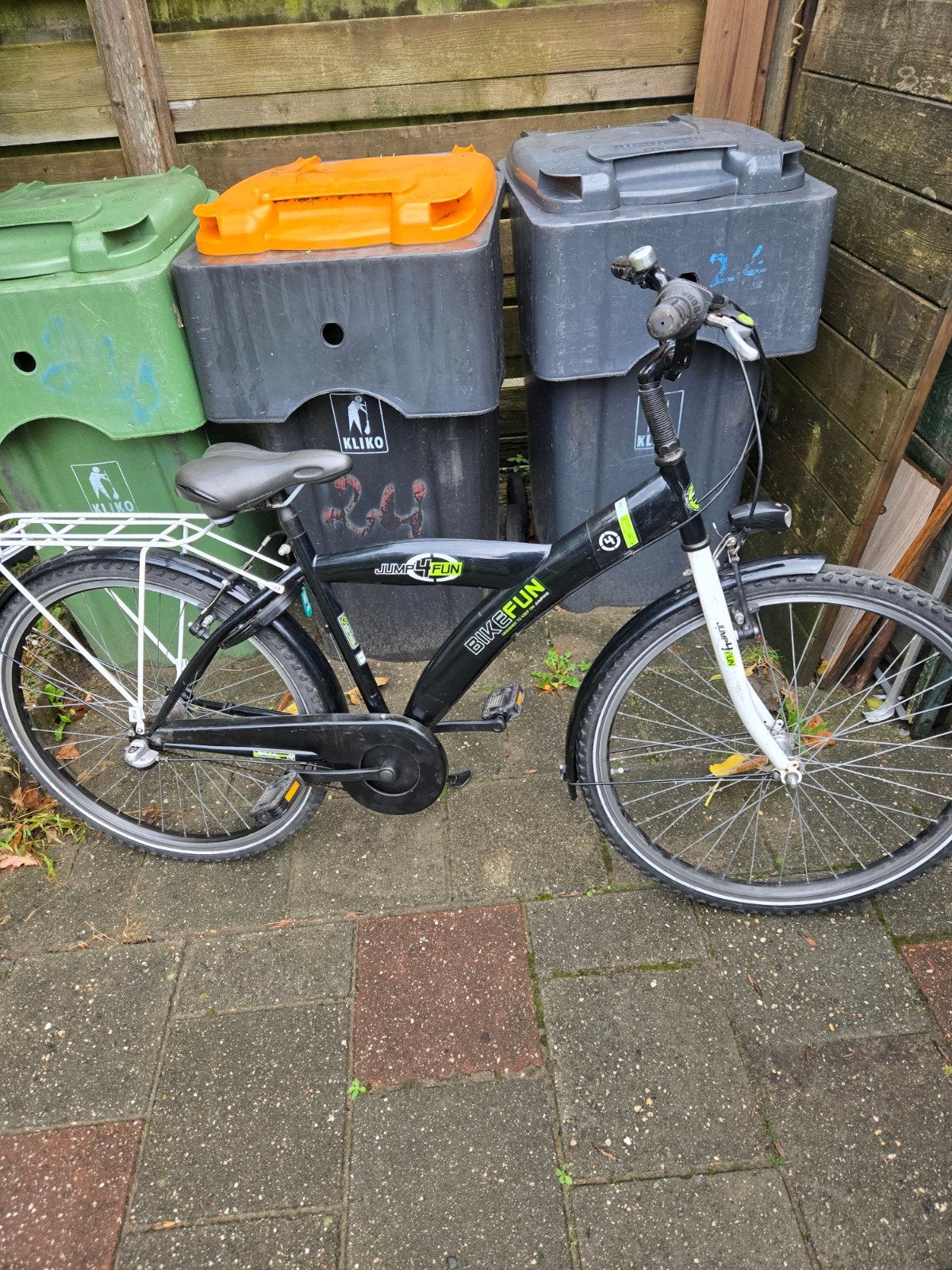 Damesfiets 26/28 inch en Jongensfiets 22 inch, Ophalen of Verzenden, Gebruikt, 26 inch of meer, Onbekend