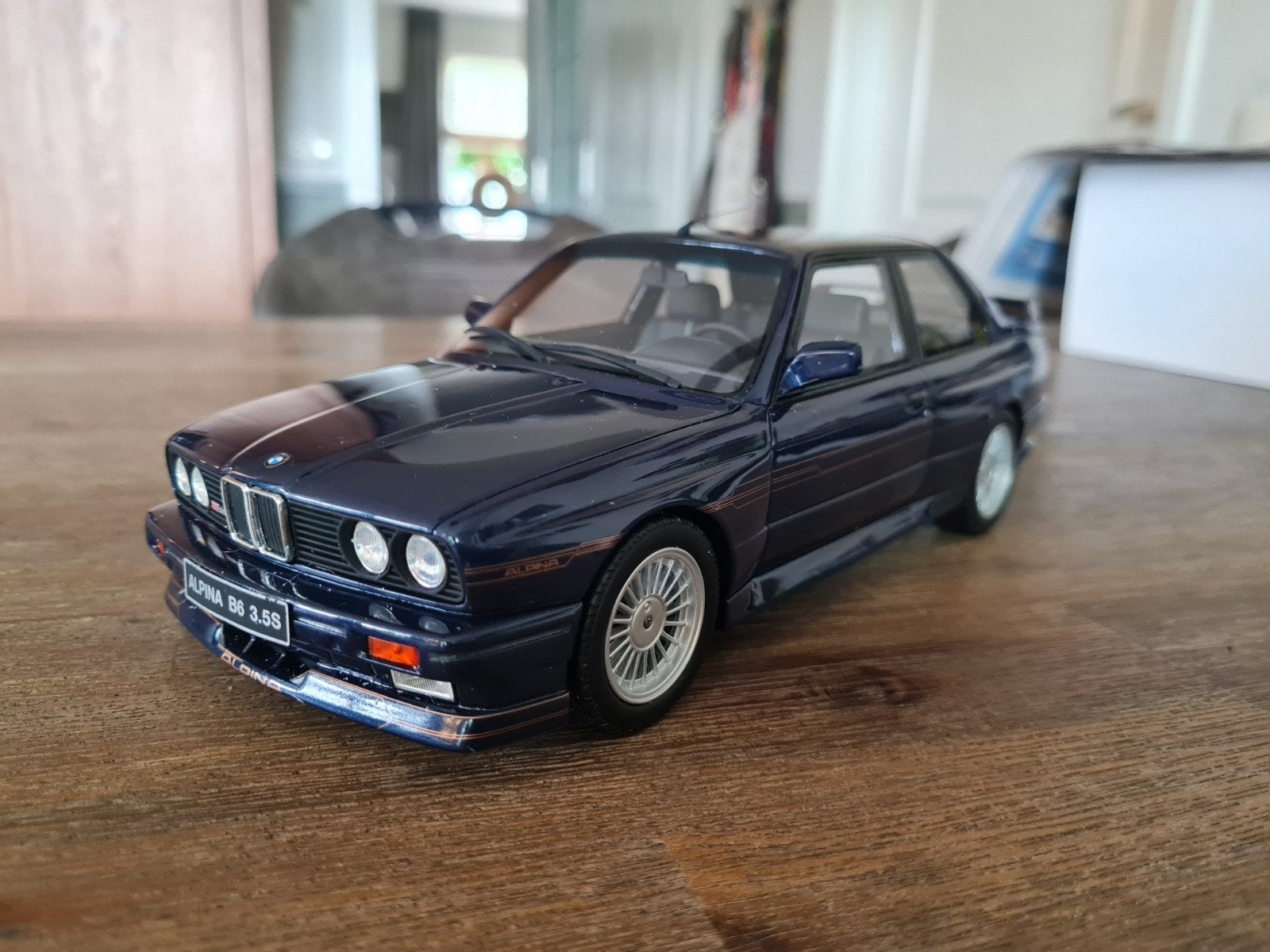 1 :18 BMW Alpina B6 3.5 S (E30) uit 1990 Ottomobile, Ophalen of Verzenden, Zo goed als nieuw, Auto, OttOMobile