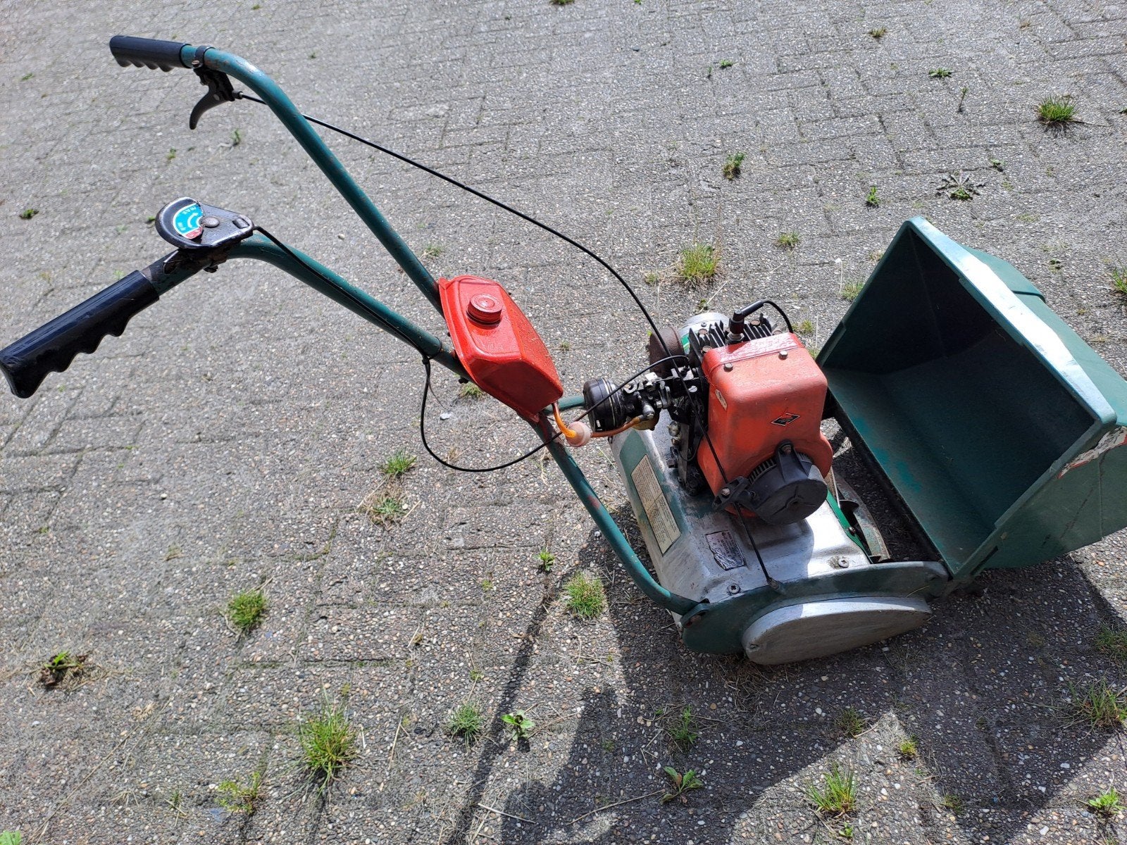 Qualcast Suffolk Punch 35 DL Benzine Kooimesmaaier, Tuin en Terras, Gebruikt, Opvangbak, Benzine-grasmaaier, 30 t/m 39 cm