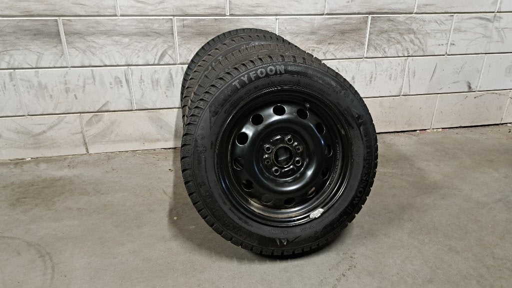 Winterbanden Fiat 500 Panda Qubo Punto Palio Ka 175/65/14, Auto-onderdelen, 14 inch, Gebruikt, 175 mm, Banden en Velgen