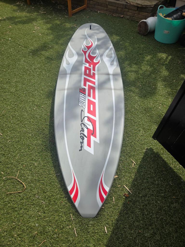 Fanatic Falcon Slalom Windsurfboard, Watersport en Boten, Windsurfen, Met voetbanden, Gebruikt, Minder dan 250 cm, Fanatic