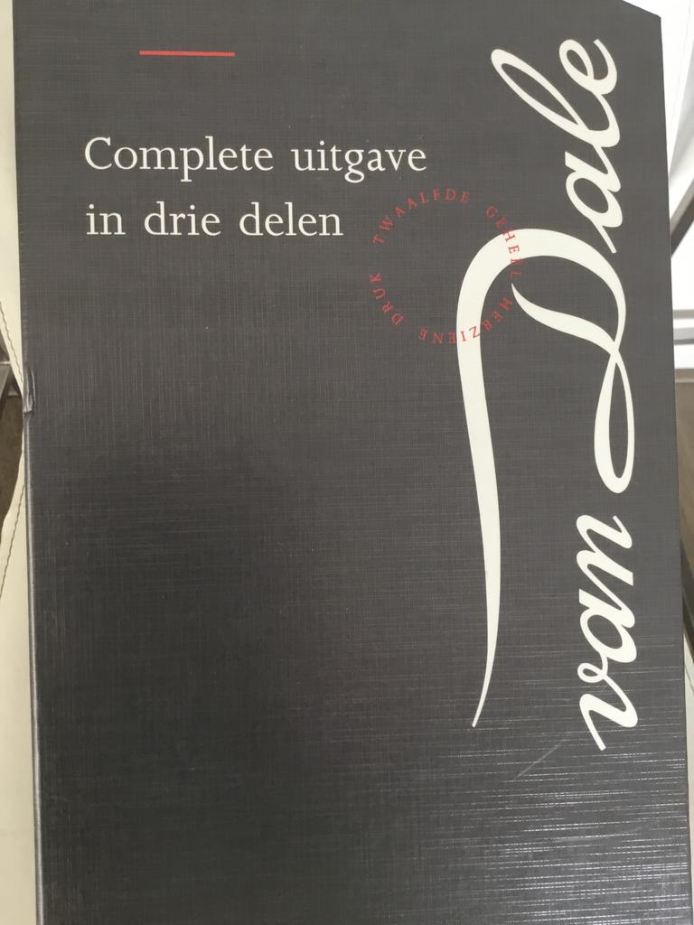 Van Dale Groot Woordenboek der Nederlandse Taal (3 delen), Boeken, Woordenboeken, Ophalen, Zo goed als nieuw, Van Dale, Nederlands