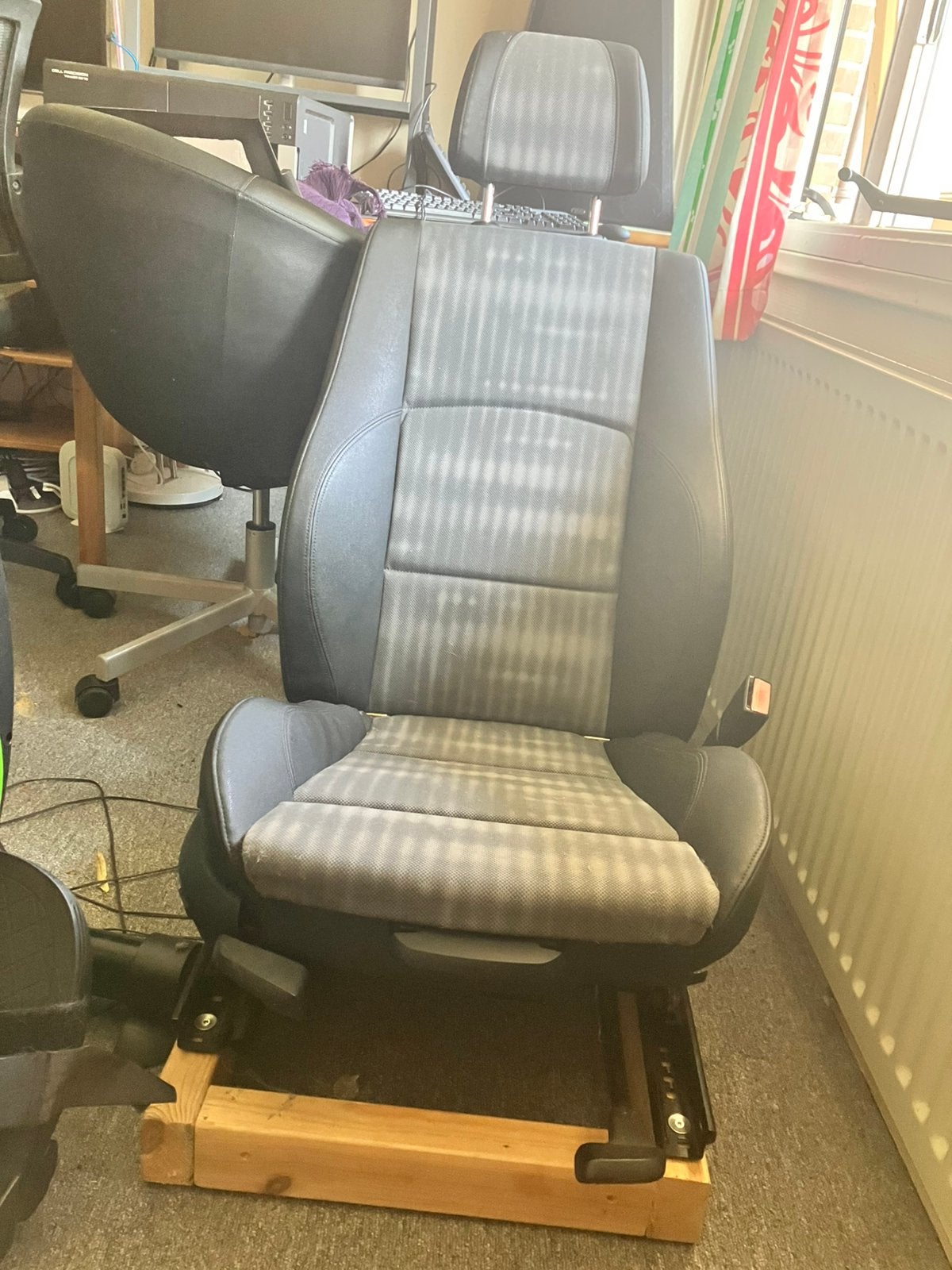 BMW 1 serie stoel op houten frame, Ophalen, BMW