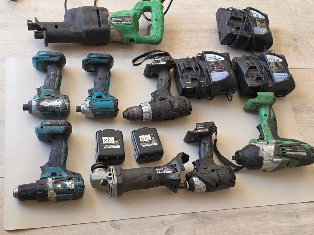 Foto 25 van :Partij Elektrisch Gereedschap(Makita & Hitachi)Opknappers