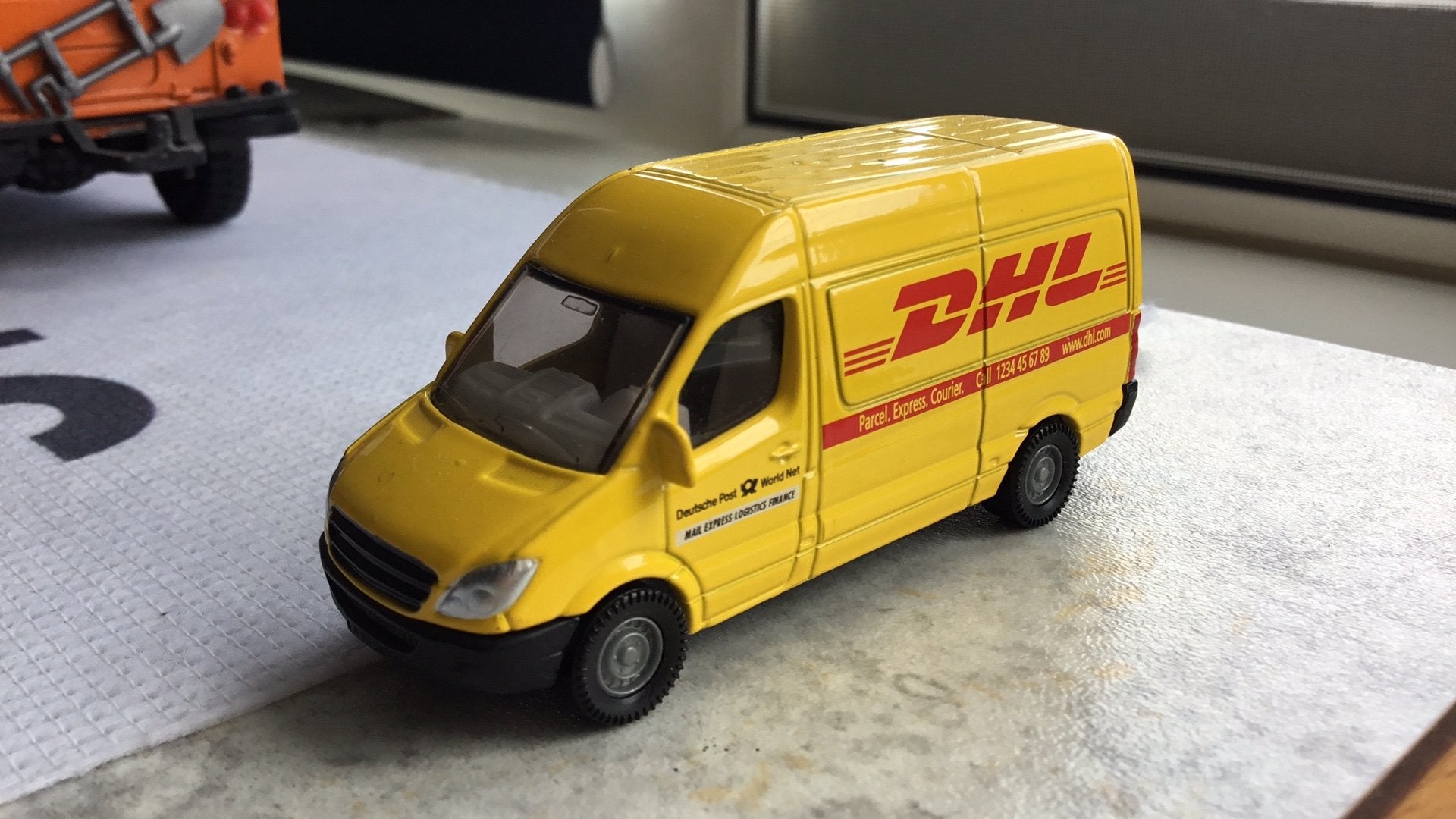 SIKU 0804/0805 Mercedes Benz Sprinter DHL, Hobby en Vrije tijd, Modelauto's | 1:87, Ophalen of Verzenden, Gebruikt, Bus of Vrachtwagen