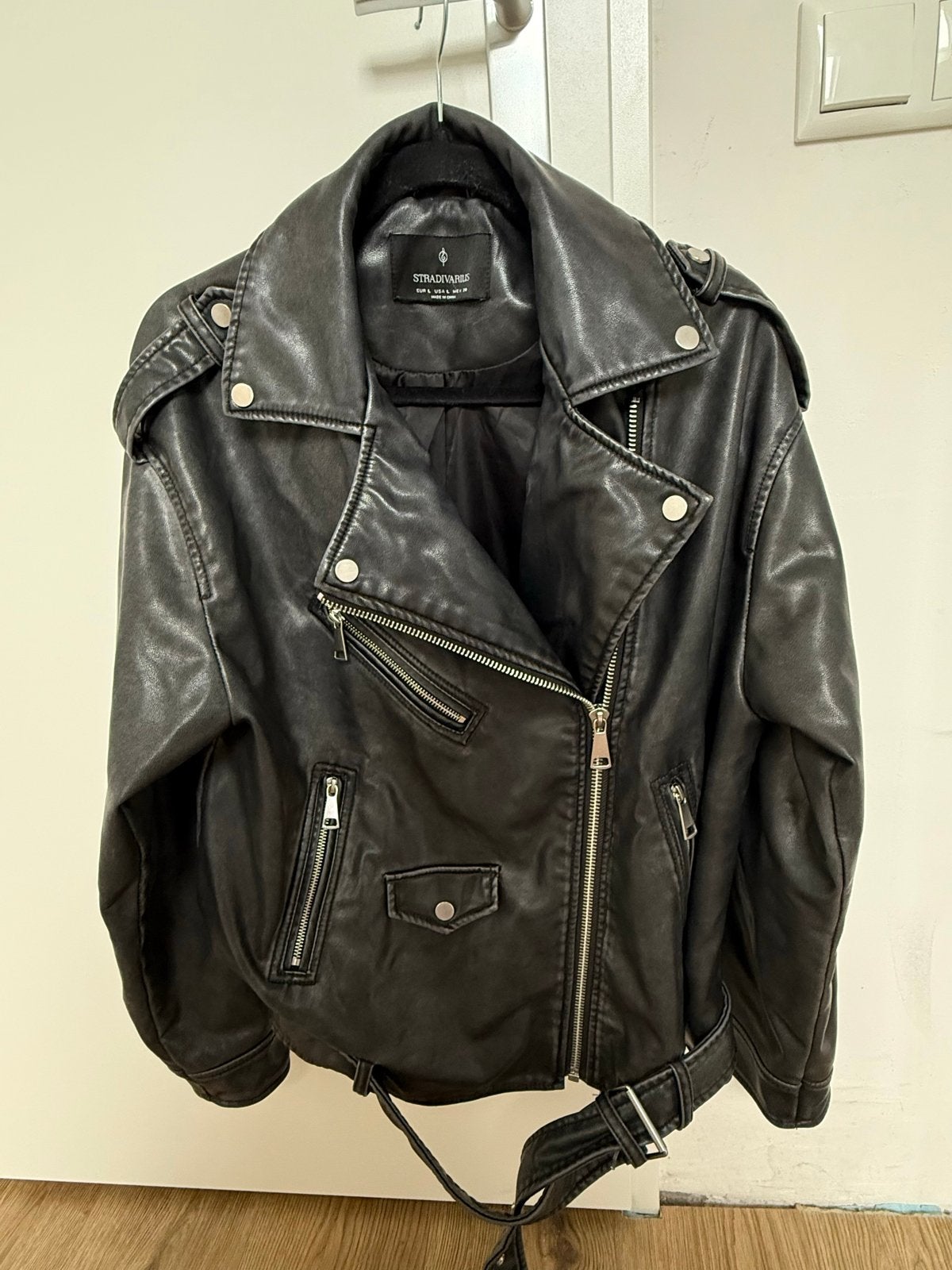 Stradivarius Zwart Leren Bikerjack, Kleding | Dames, Ophalen, Zo goed als nieuw, Maat 38/40 (M), Zwart