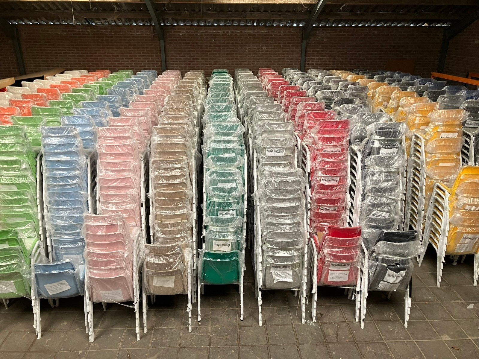 Groothandel stapelstoelen kuipstoelen kantinestoelen nieuw, Kunststof, Everardo, Nieuw, Info@everardo.nl