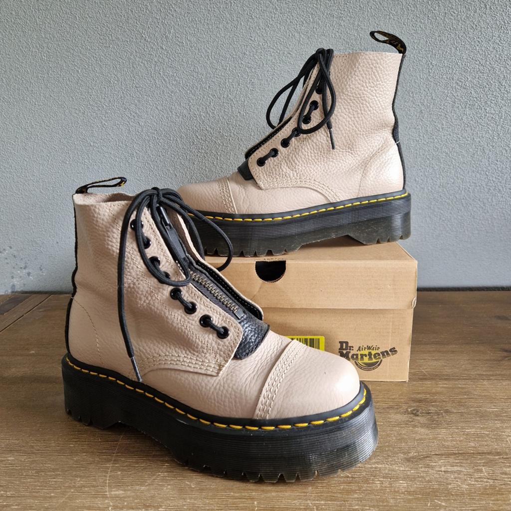 Dr.Martens Sinclair taupe maat 39, Dr.Martens, Bruin, Lage of Enkellaarzen, Ophalen of Verzenden