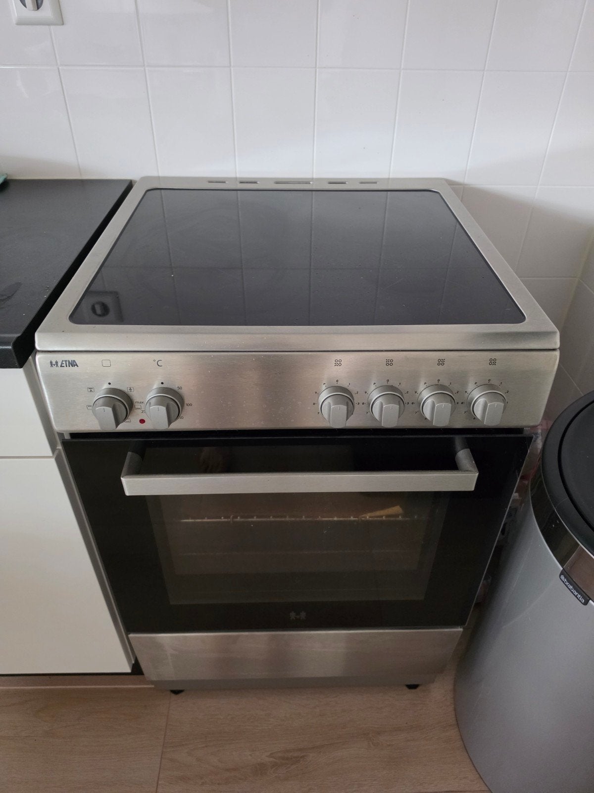 Etna Fornuis met inductie kookplaat en Perilex stekker, Ophalen, Keramisch, 4 kookzones, Vrijstaand