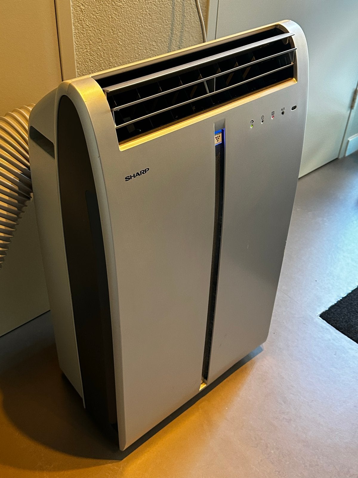 Luxe Sharp Mobiele Airco - Inclusief afstandsbediening, Ophalen, Gebruikt, Minder dan 60 m³, 3 snelheden of meer