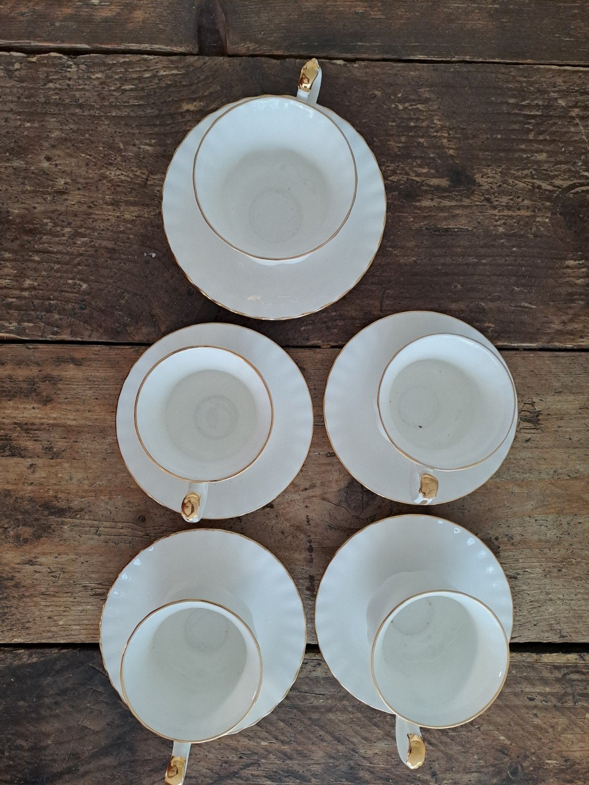 Royal Albert kop en schotel Val D'or. 4+1., Klassiek, Ophalen of Verzenden, Zo goed als nieuw, Kop(pen) en/of Schotel(s)
