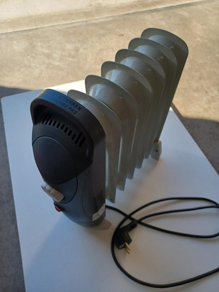 Elektrische ribbenbuiskachel 700W met thermostaat, 30 tot 80 cm, Kachel, Minder dan 60 cm, Ophalen of Verzenden
