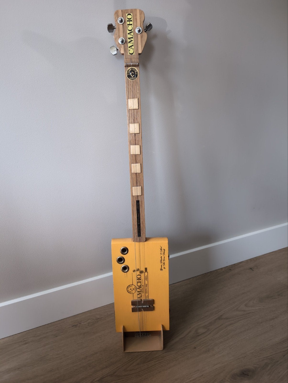 Unieke Camacho Cigar Box Guitar, sigarenbox gitaar, Ophalen of Verzenden, Zo goed als nieuw, Klassieke of Spaanse gitaar