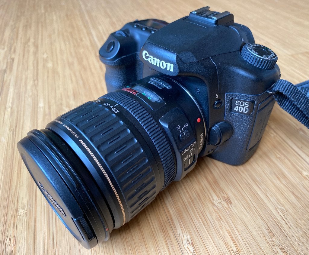 Canon EOS 40D body + zoomlens 28-135 f3.5 - 5.6 IS  + acc., Spiegelreflex, Canon, 10 megapixels, Ingebouwde flitser