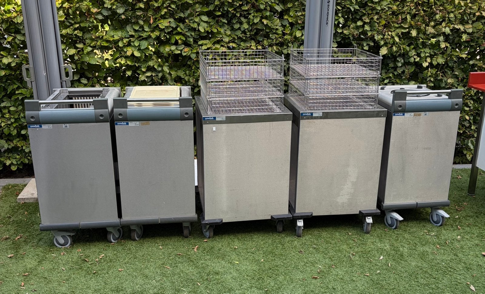 Rvs borden/dienbladden/servies karren, Ophalen, Gebruikt, Transport en Opslag