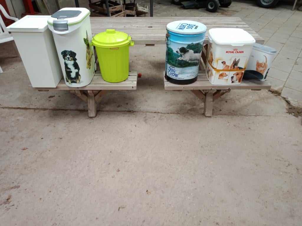 Voercontainers te koop, Dieren en Toebehoren, Ophalen