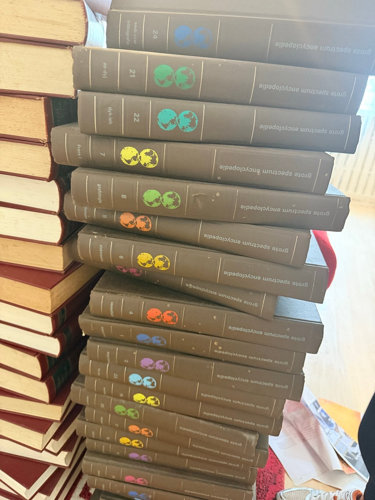 Grote Spectrum Encyclopedie en andere boeken - Gratis ophale, Boeken, Encyclopedieën, Ophalen of Verzenden, Gelezen, Algemeen