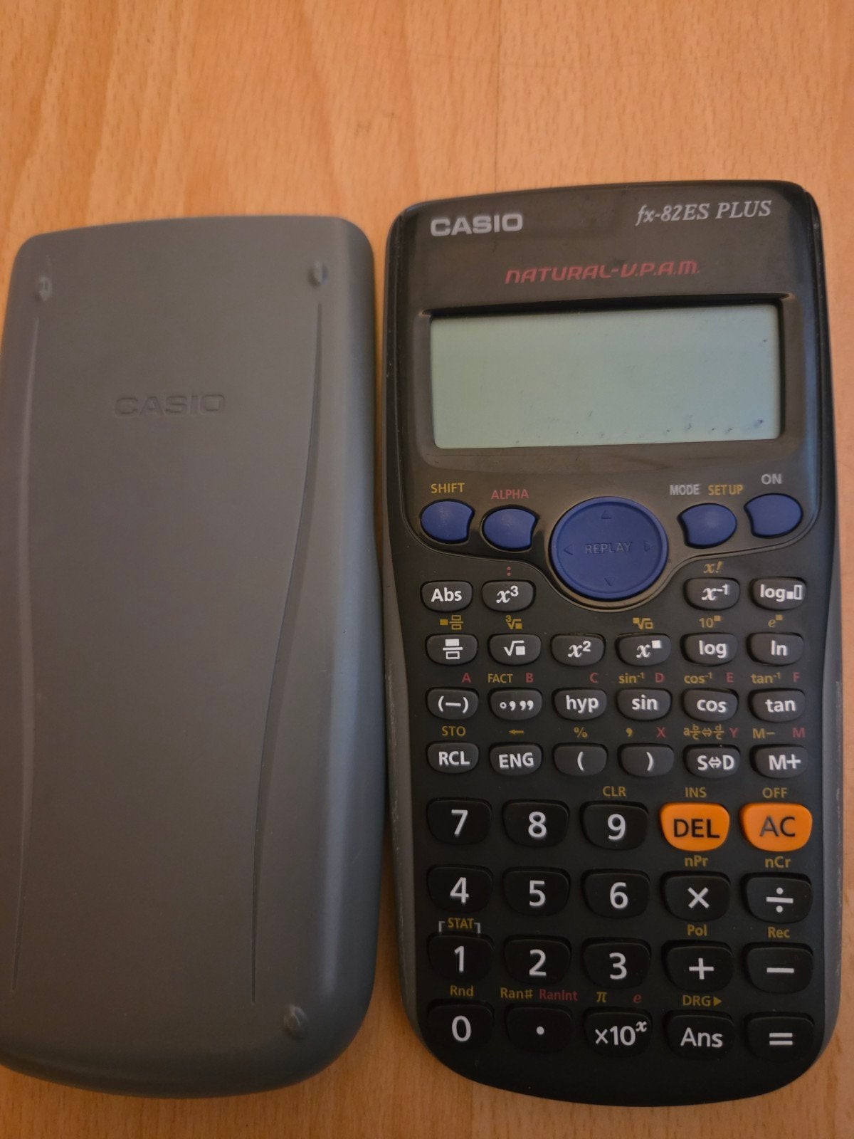 Casio fx-82ES PLUS rekenmachine, Diversen, Ophalen of Verzenden, Gebruikt