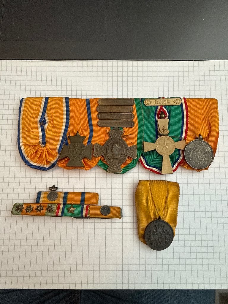 Medailleset Bronzen kruis KNIL ON en meer, Ophalen of Verzenden, Marine, Nederland, Lintje, Medaille of Wings