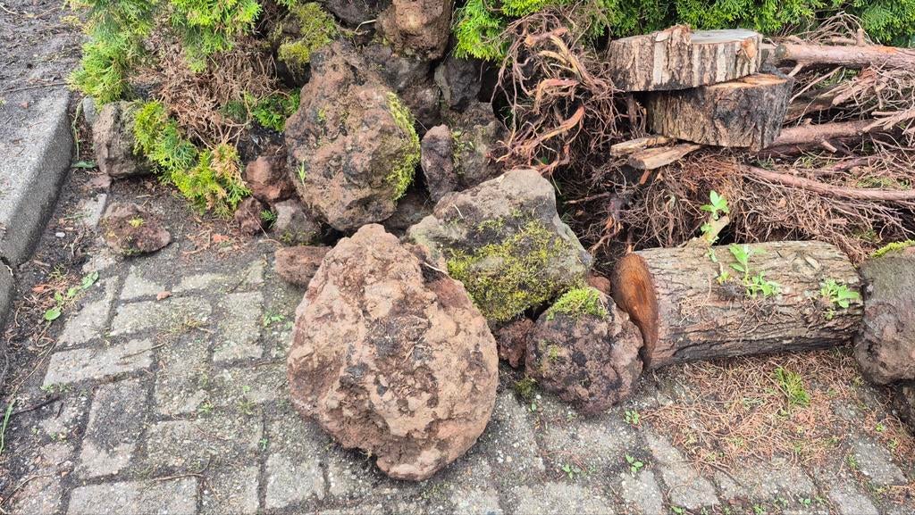 Gratis: Partij rotsblokken, Tuin en Terras, Grind, Keien en Split, Ophalen