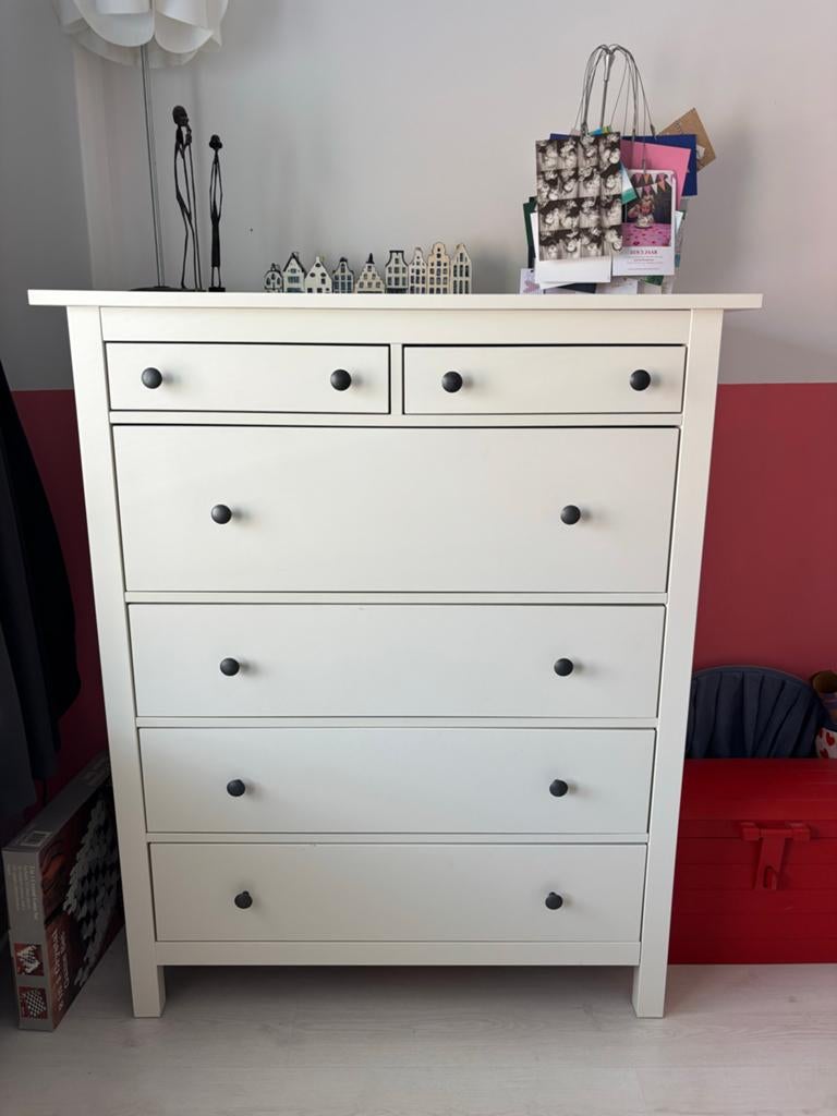 Witte Hemnes ladekast met 6 laden - Zo goed als nieuw, Huis en Inrichting, Kasten | Ladekasten, Ophalen, 5 laden of meer, 100 tot 150 cm