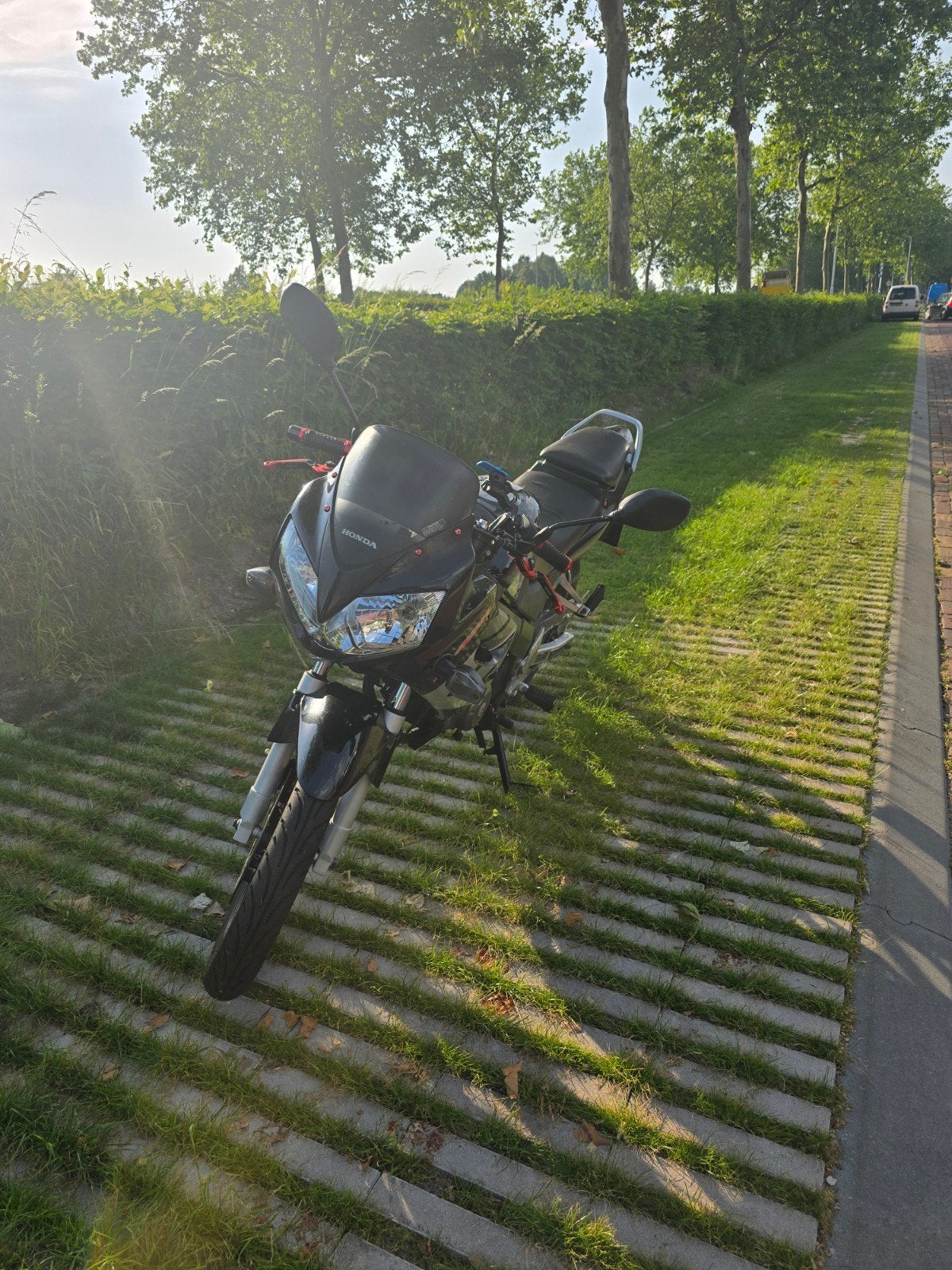 Honda CBR125R 2005 - Rijdt en schakelt goed a1 motor