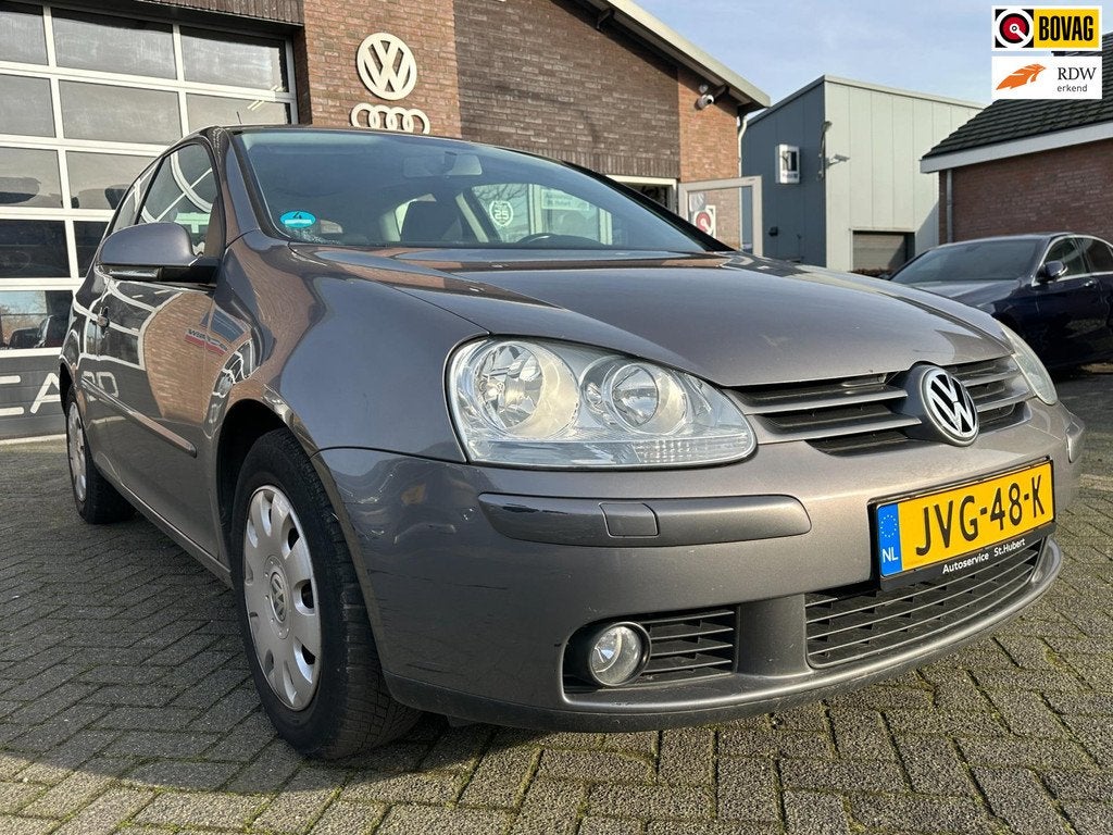 Volkswagen GOLF V 1.4 Optive. 3-Deurs. 82.000 KM. 2 de eigen, Voorwielaandrijving, Stof, Gebruikt, Zwart
