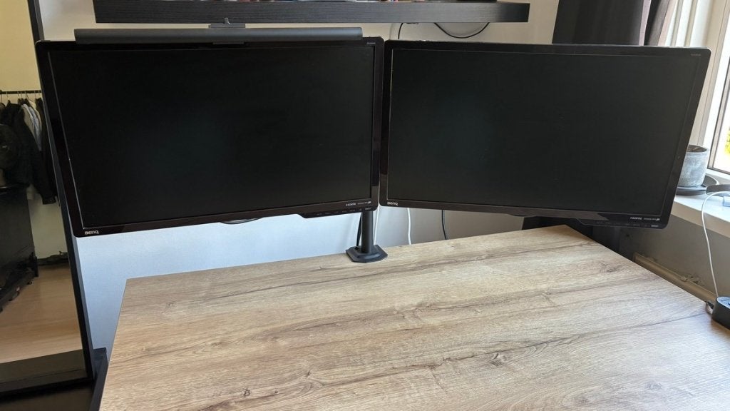 2x BenQ G2420HD monitoren met standaard, Computers en Software, DVI, Gebruikt, IPS, In hoogte verstelbaar