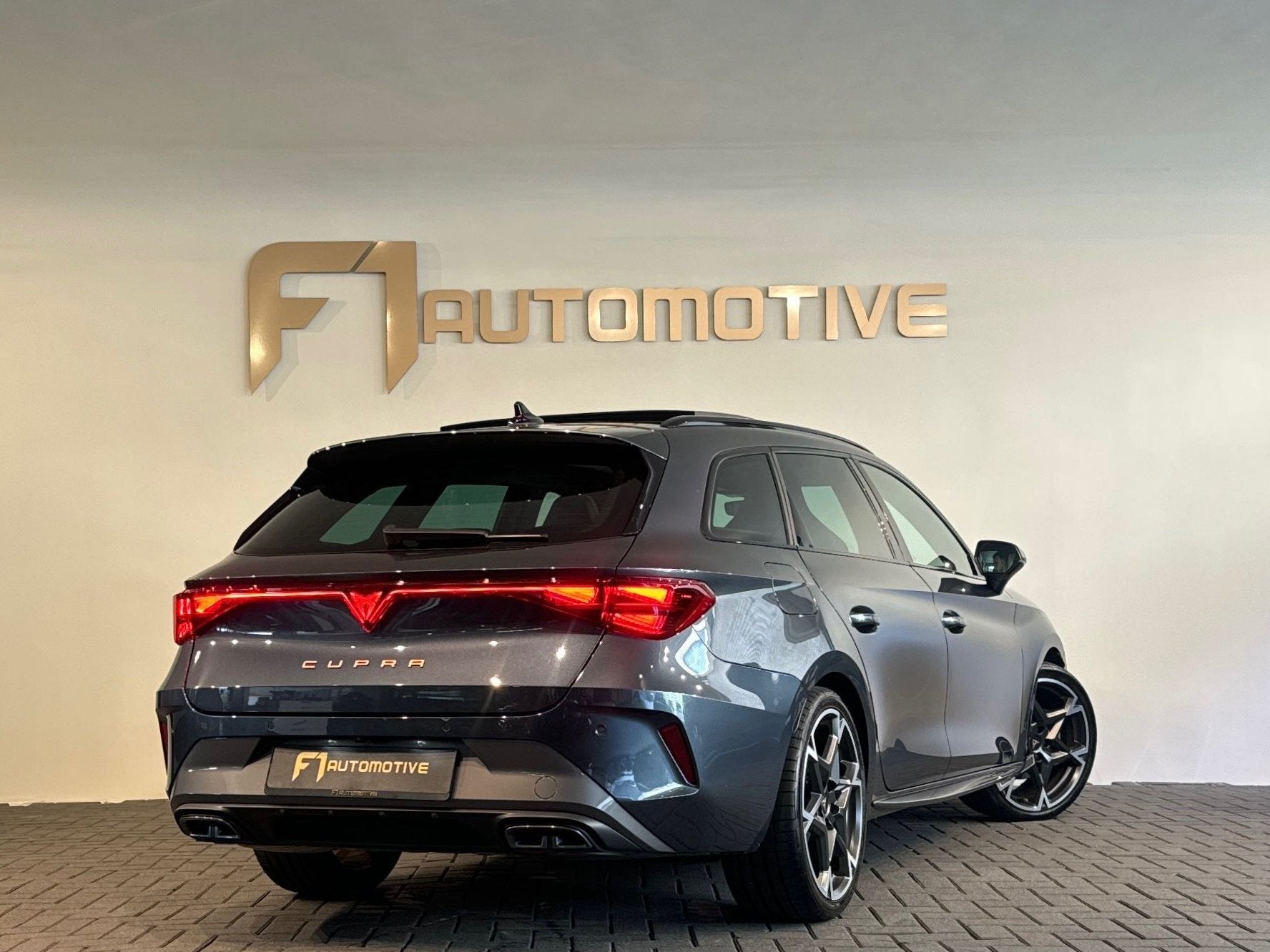 Cupra Leon Sportstourer 1.5 TSI e-Hybrid Business Pano|Memor, Auto's, 77 km/l, 4 cilinders, Leon, 204 pk