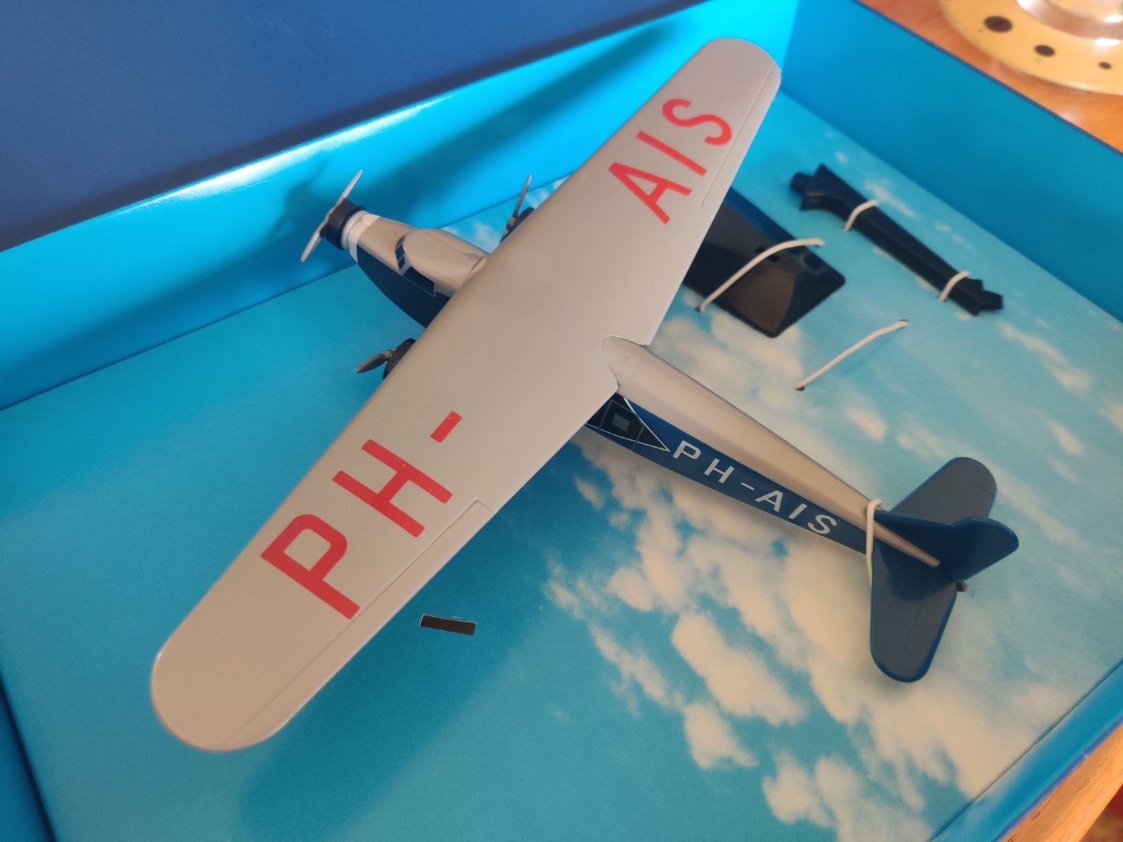 Uniek KLM Fokker F.XVIII "Snip" (PH-AIS) Schaalmodel (1:55), Ophalen of Verzenden, Zo goed als nieuw