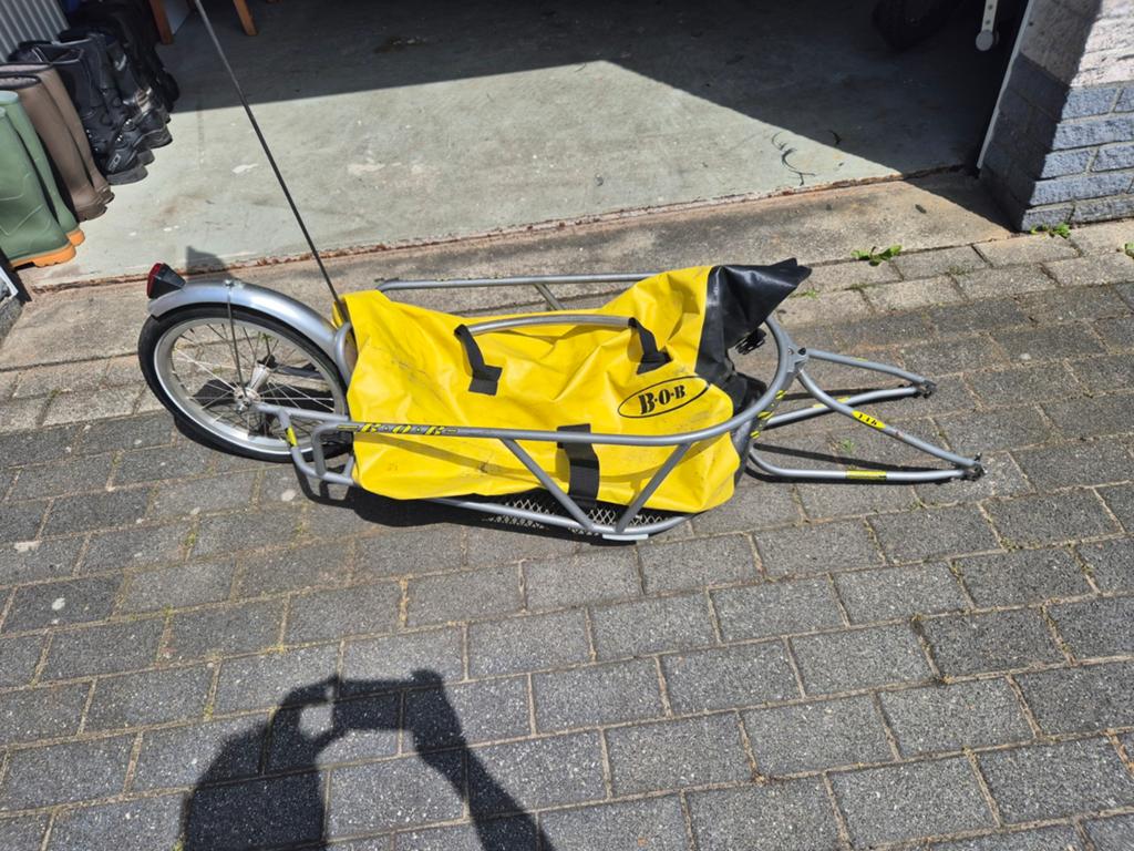 BOB Yak fietsaanhanger met waterdichte tas, Ophalen