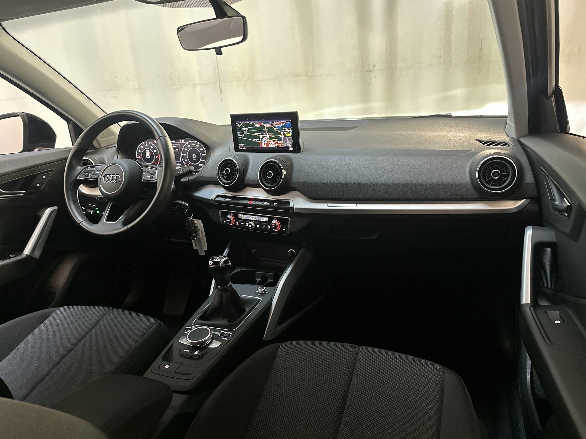 Audi Q2 30 TFSI Business Edition Navigatie Stoelverwarming V, Voorwielaandrijving, Stof, Gebruikt, Met garantie (alle)