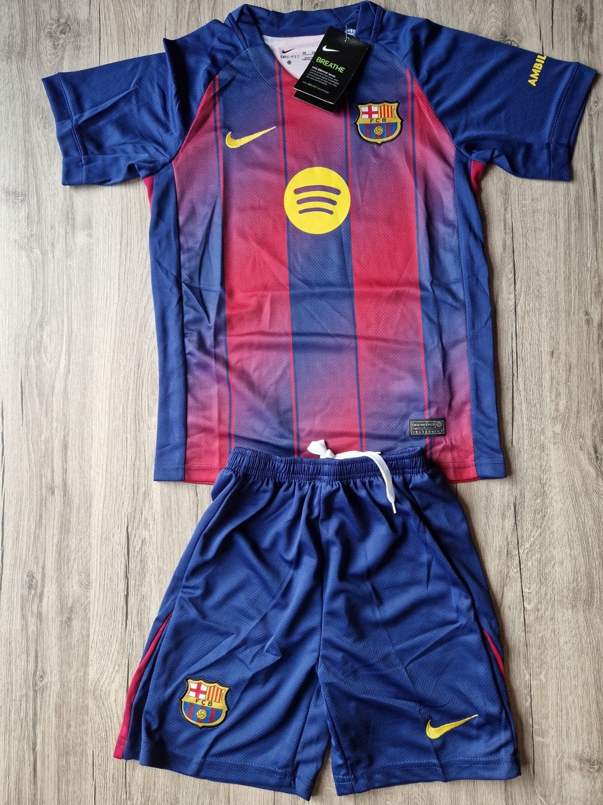 Fc Barcalona tenue maat 110-116, Sport en Fitness, Voetbal, Maat XS of kleiner, Ophalen of Verzenden, Nieuw, Set