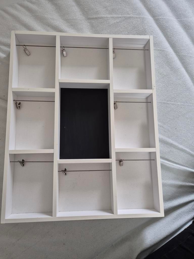 Witte vakjeskast met krijtbord en fotoklemmen, Huis en Inrichting, Ophalen of Verzenden