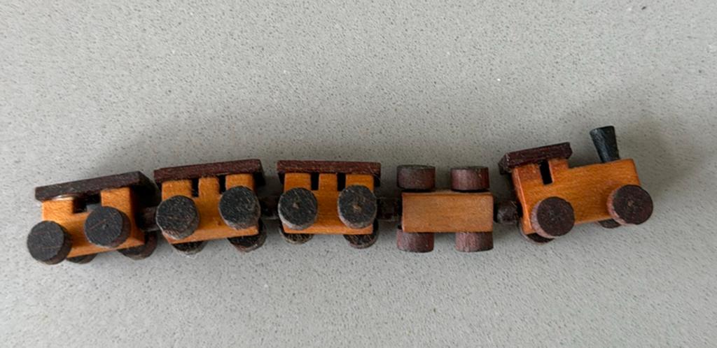 Miniatuur  Vintage 1970 houten trein, Kinderen en Baby's, Speelgoed | Speelgoedvoertuigen, Ophalen, Gebruikt