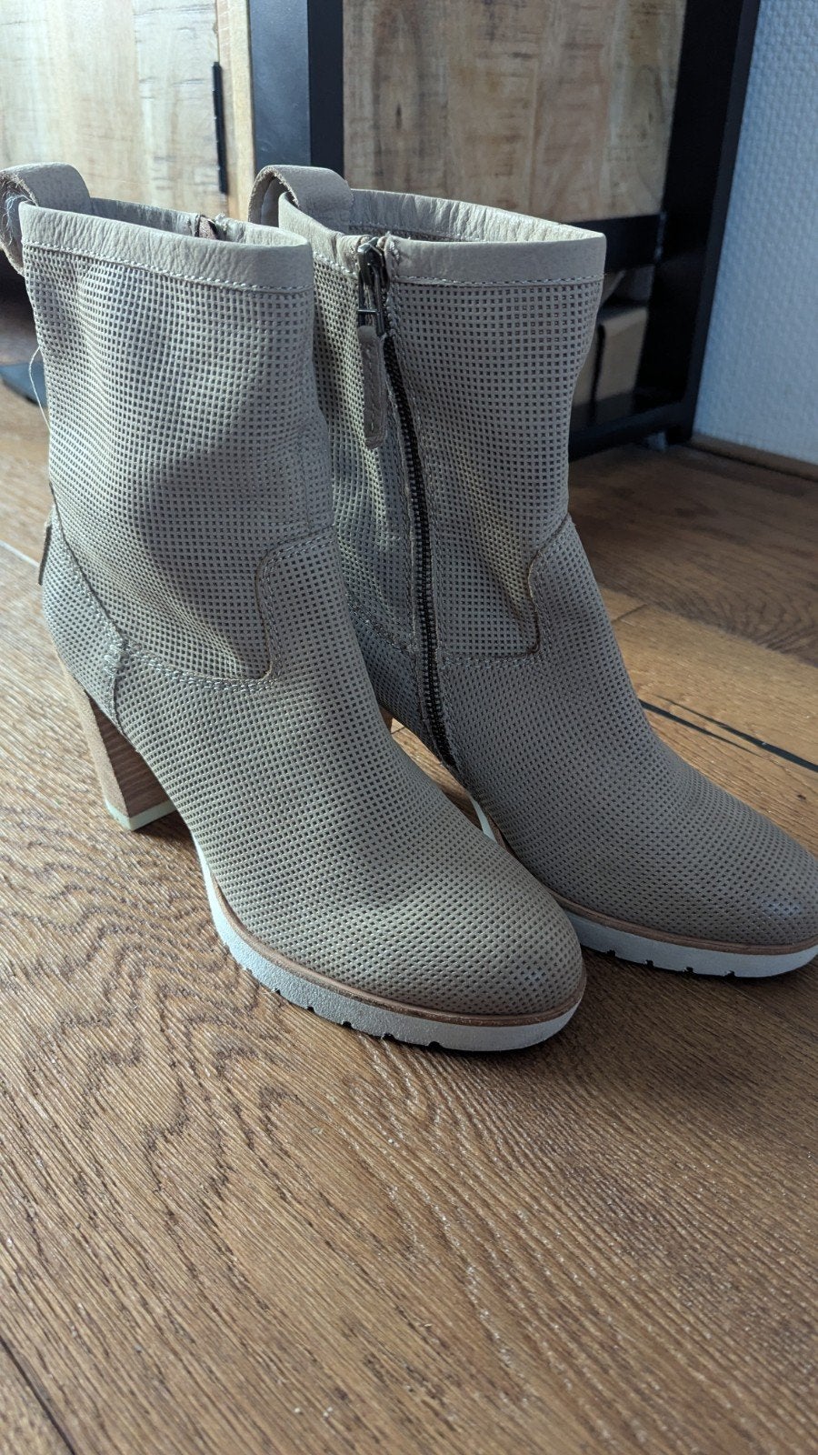 Zomer enkellaarsjes beige 42, Kleding | Dames, Beige, Lage of Enkellaarzen, Nieuw, Walk in the park